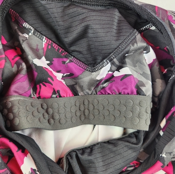 The North Face Vapor Wick Floral Pink Women’s Size S Athletic Tank Top Shelf Bra - Picture 9 of 10